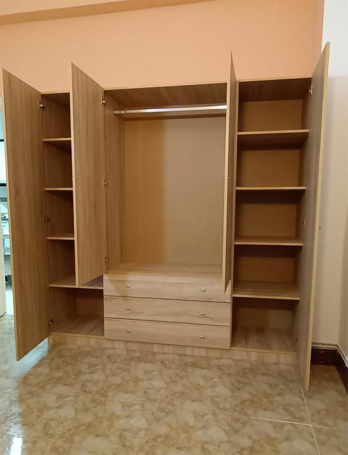 Recogida Muebles Bilbao - Rastro 2ª Oportunidad mueble abierto